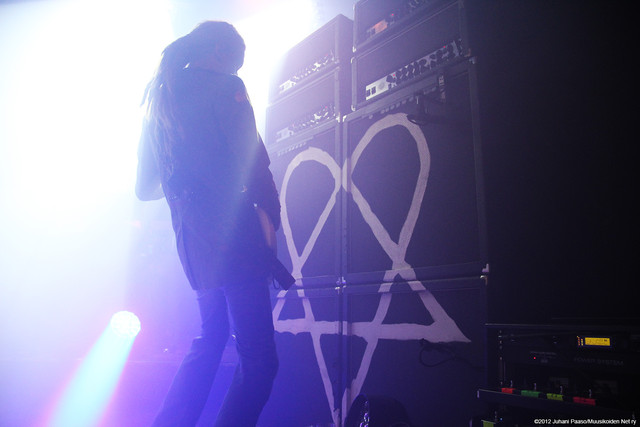 HIM HIM | Daniel Lioneye (Mikko Lindström)